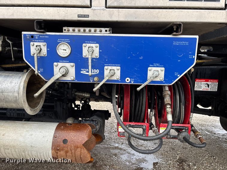 image for item EM5025 2014 Mack GU713  sewer jetter truck