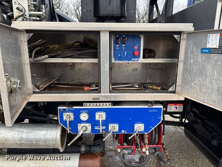 image for item EM5025 2014 Mack GU713  sewer jetter truck