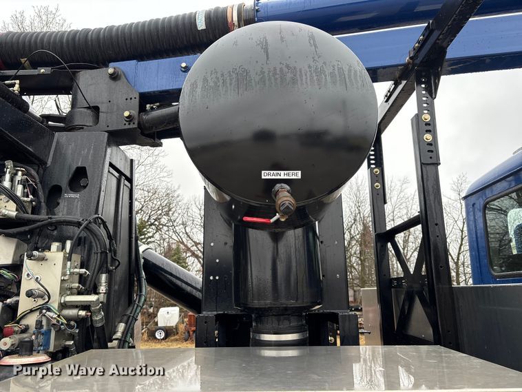 image for item EM5025 2014 Mack GU713  sewer jetter truck