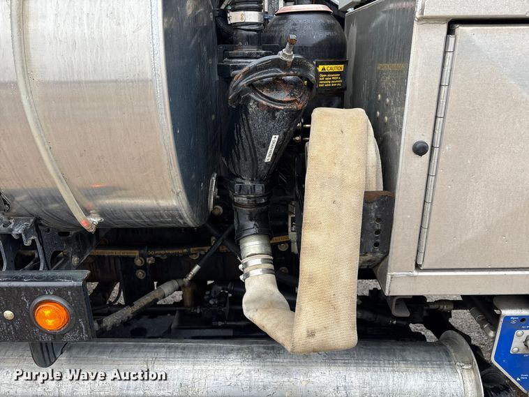 image for item EM5025 2014 Mack GU713  sewer jetter truck