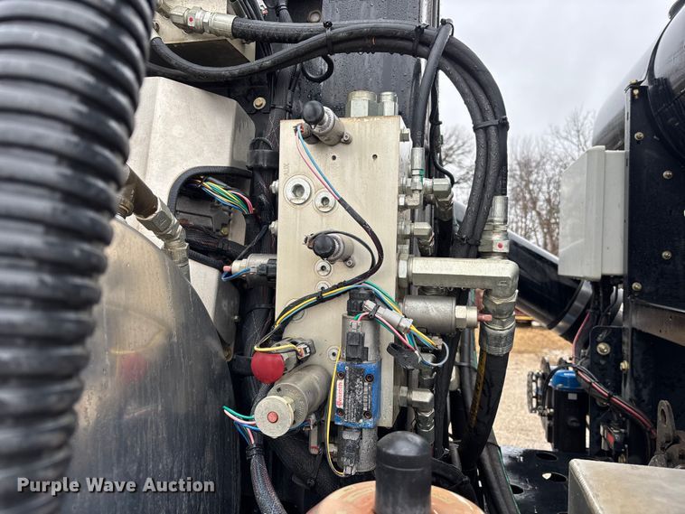 image for item EM5025 2014 Mack GU713  sewer jetter truck