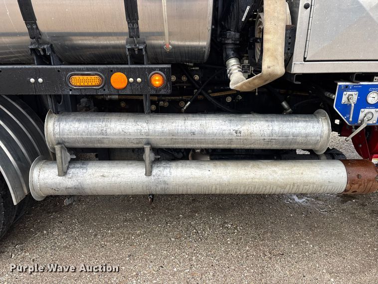 image for item EM5025 2014 Mack GU713  sewer jetter truck