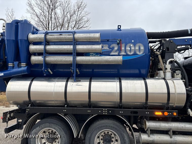 image for item EM5025 2014 Mack GU713  sewer jetter truck