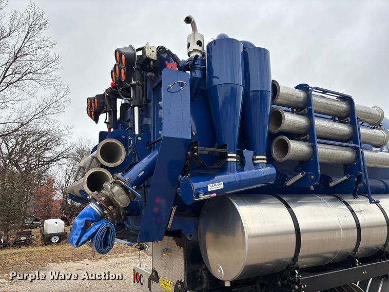 image for item EM5025 2014 Mack GU713  sewer jetter truck