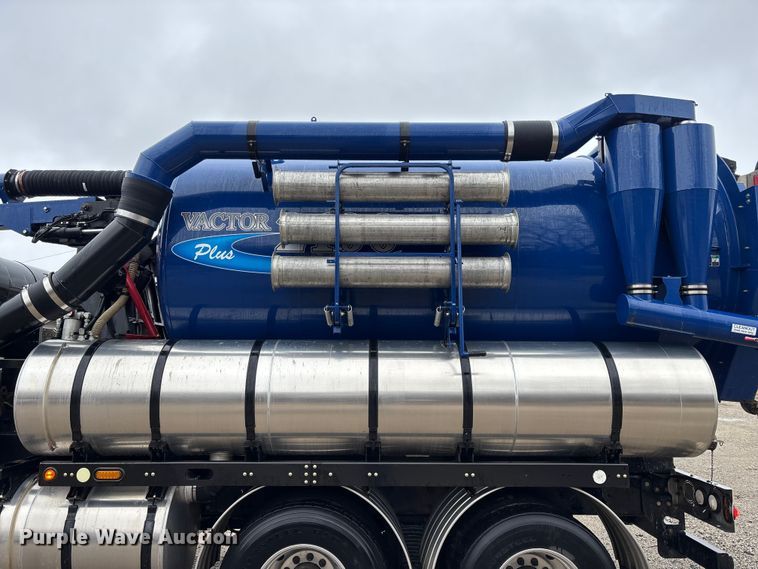 image for item EM5025 2014 Mack GU713  sewer jetter truck