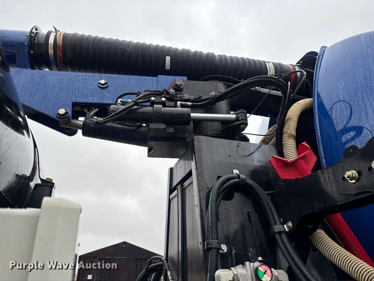 image for item EM5025 2014 Mack GU713  sewer jetter truck