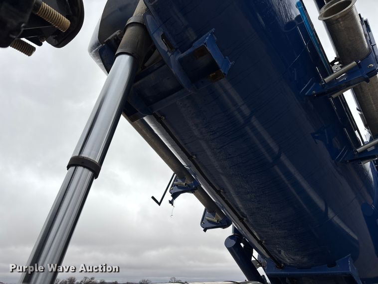 image for item EM5025 2014 Mack GU713  sewer jetter truck