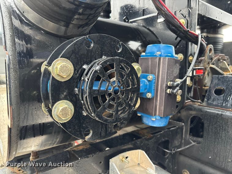 image for item EM5025 2014 Mack GU713  sewer jetter truck