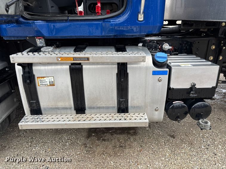 image for item EM5025 2014 Mack GU713  sewer jetter truck