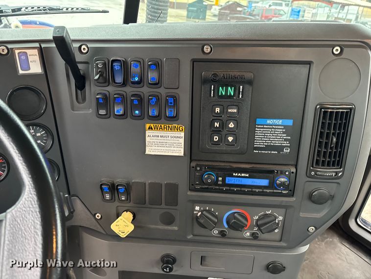 image for item EM5025 2014 Mack GU713  sewer jetter truck