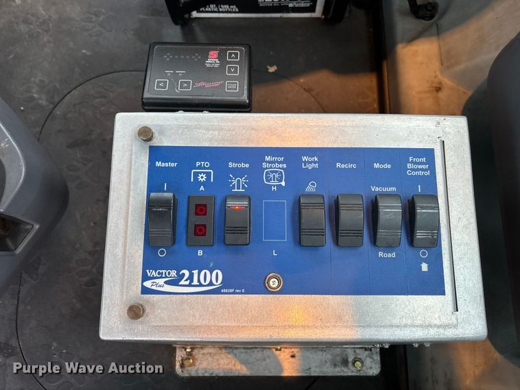 image for item EM5025 2014 Mack GU713  sewer jetter truck