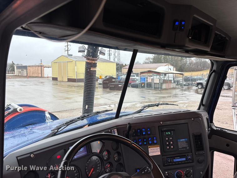 image for item EM5025 2014 Mack GU713  sewer jetter truck