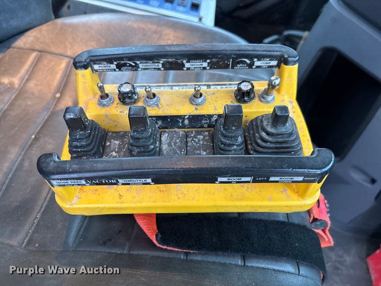 image for item EM5025 2014 Mack GU713  sewer jetter truck