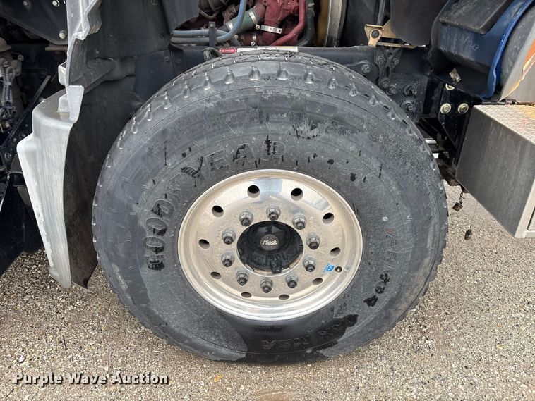 image for item EM5025 2014 Mack GU713  sewer jetter truck