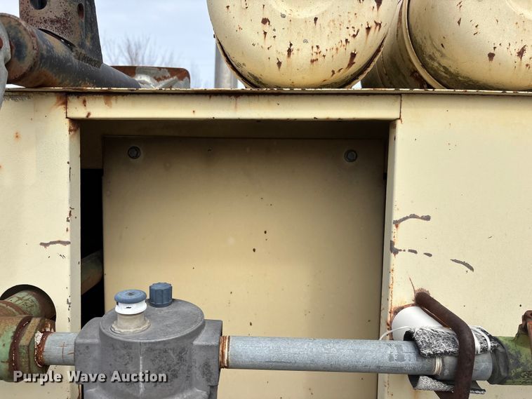 image for item EO4062 Sullair 185DPQ2W air compressor