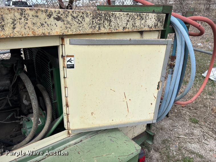 image for item EO4062 Sullair 185DPQ2W air compressor