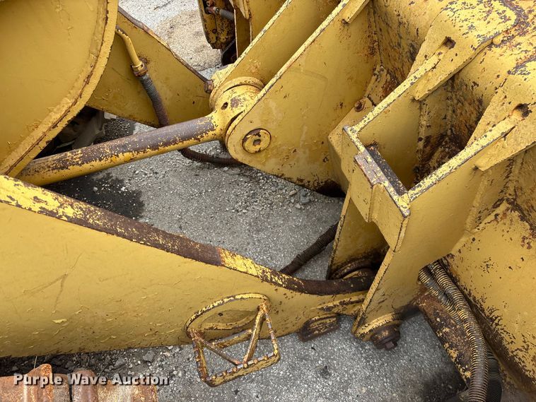 image for item EO4063 1982 Caterpillar 963 loader