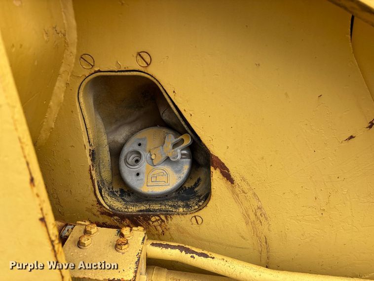 image for item EO4063 1982 Caterpillar 963 loader