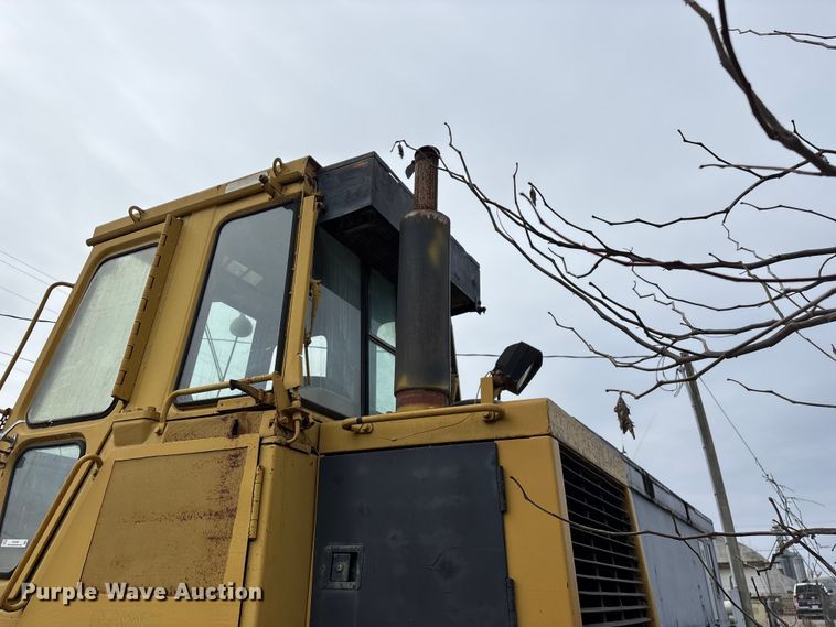 image for item EO4063 1982 Caterpillar 963 loader