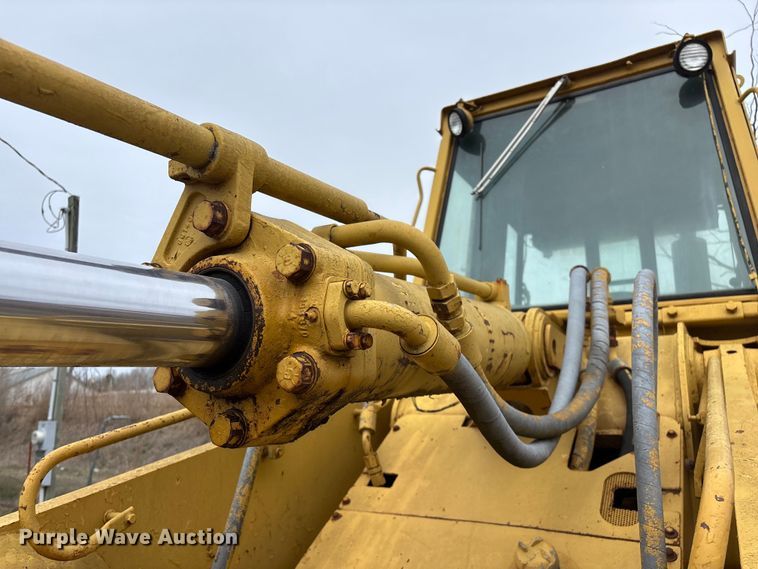 image for item EO4063 1982 Caterpillar 963 loader