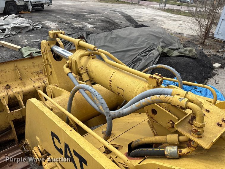 image for item EO4063 1982 Caterpillar 963 loader