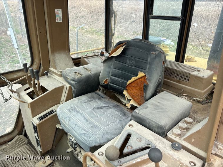 image for item EO4063 1982 Caterpillar 963 loader