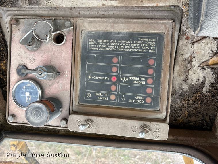 image for item EO4063 1982 Caterpillar 963 loader