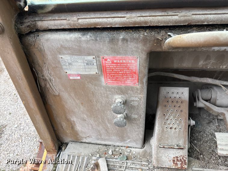 image for item EO4063 1982 Caterpillar 963 loader