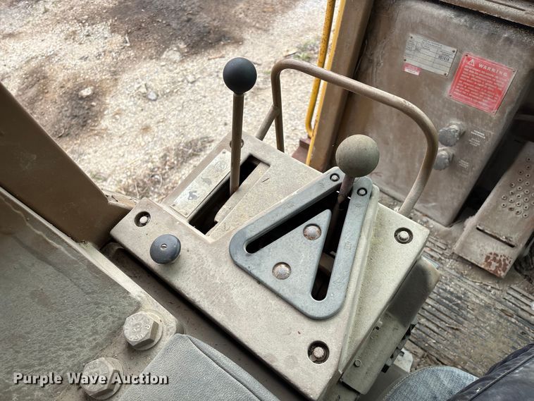 image for item EO4063 1982 Caterpillar 963 loader