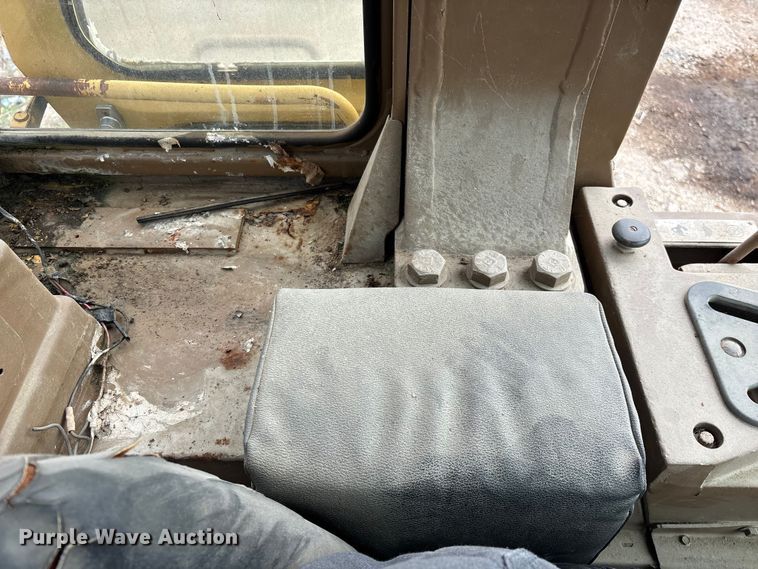 image for item EO4063 1982 Caterpillar 963 loader