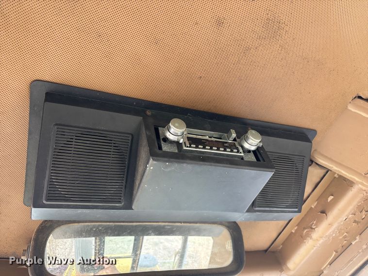 image for item EO4063 1982 Caterpillar 963 loader