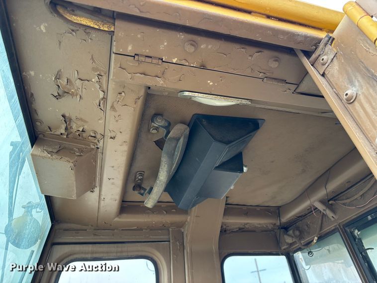 image for item EO4063 1982 Caterpillar 963 loader