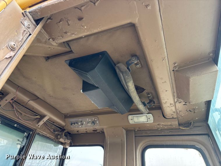 image for item EO4063 1982 Caterpillar 963 loader