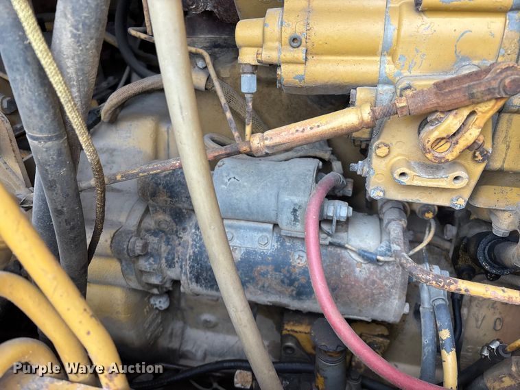 image for item EO4063 1982 Caterpillar 963 loader