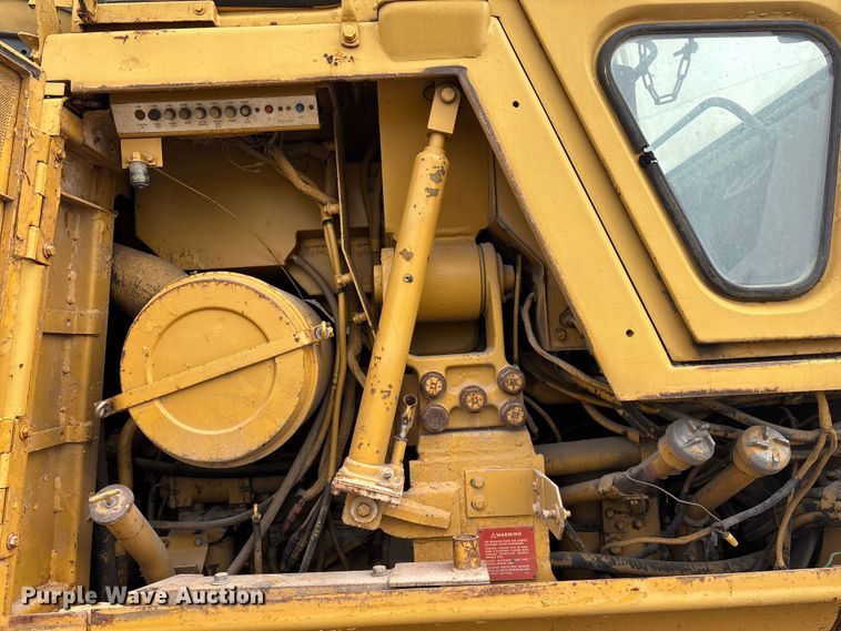 image for item EO4063 1982 Caterpillar 963 loader