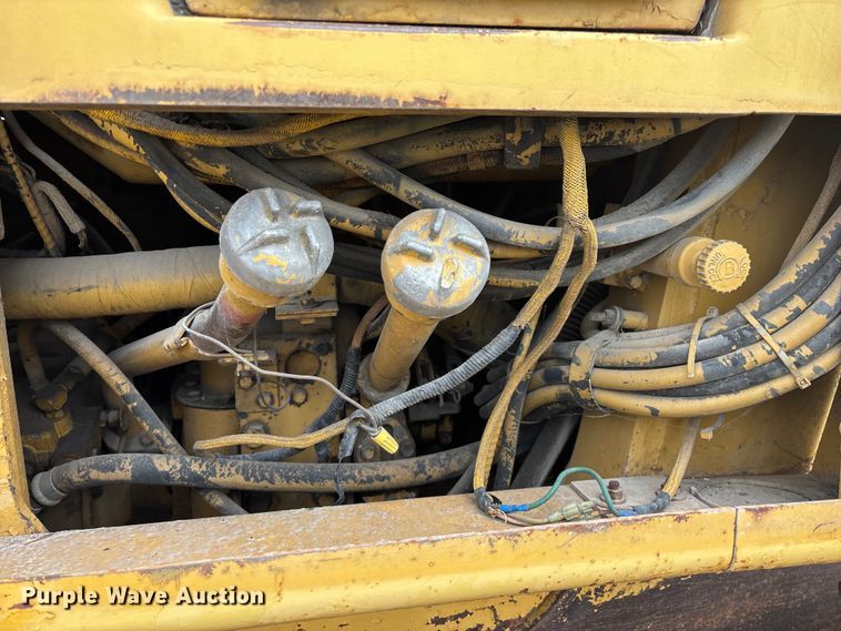 image for item EO4063 1982 Caterpillar 963 loader