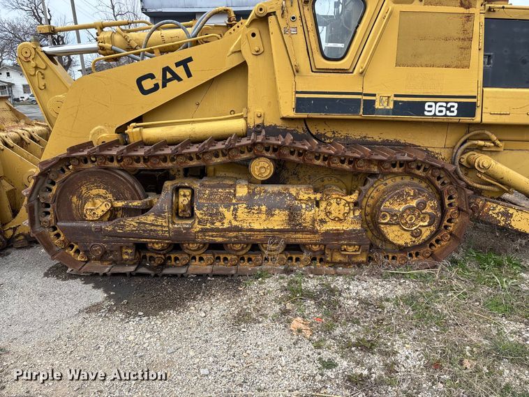 image for item EO4063 1982 Caterpillar 963 loader