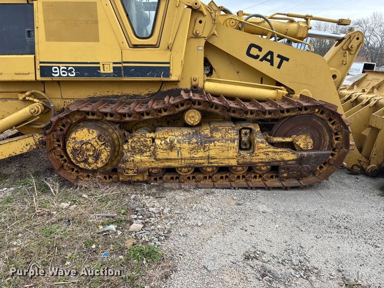 image for item EO4063 1982 Caterpillar 963 loader