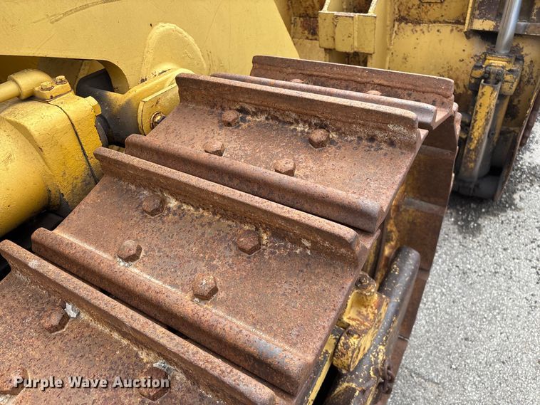image for item EO4063 1982 Caterpillar 963 loader