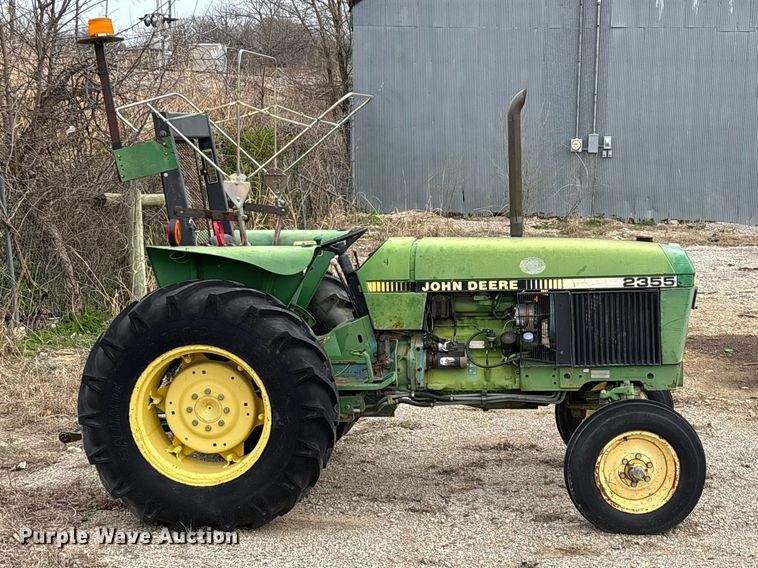image for item EO4064 1989 John Deere 2355 tractor