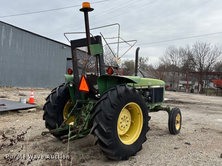 image for item EO4064 1989 John Deere 2355 tractor