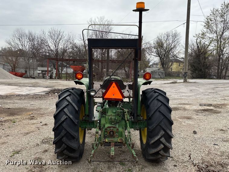 image for item EO4064 1989 John Deere 2355 tractor