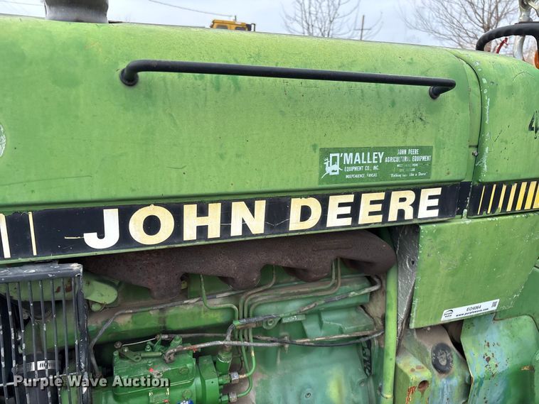 image for item EO4064 1989 John Deere 2355 tractor