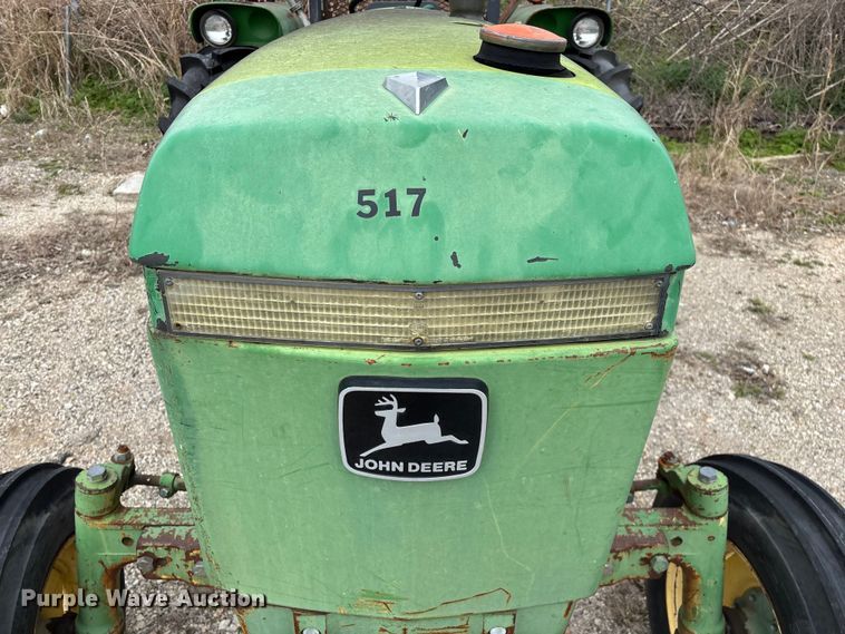 image for item EO4064 1989 John Deere 2355 tractor