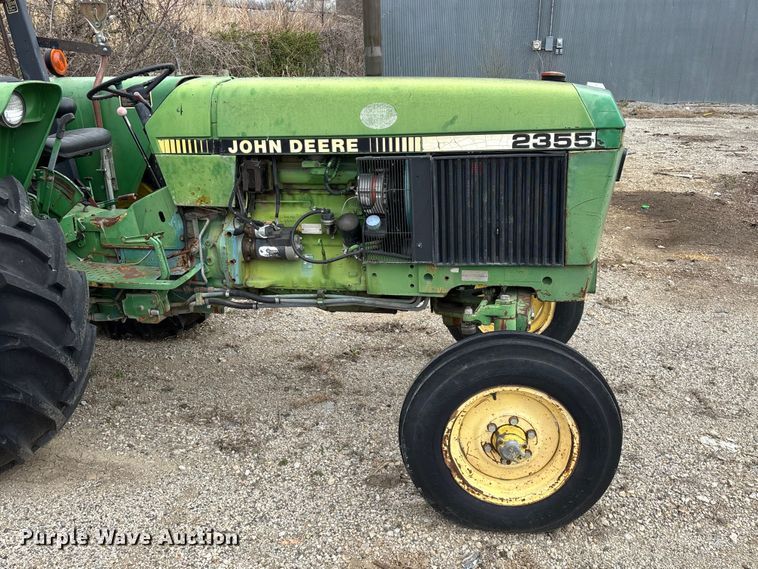 image for item EO4064 1989 John Deere 2355 tractor