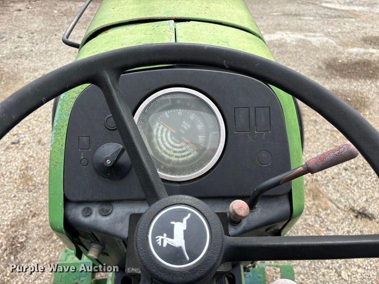 image for item EO4064 1989 John Deere 2355 tractor