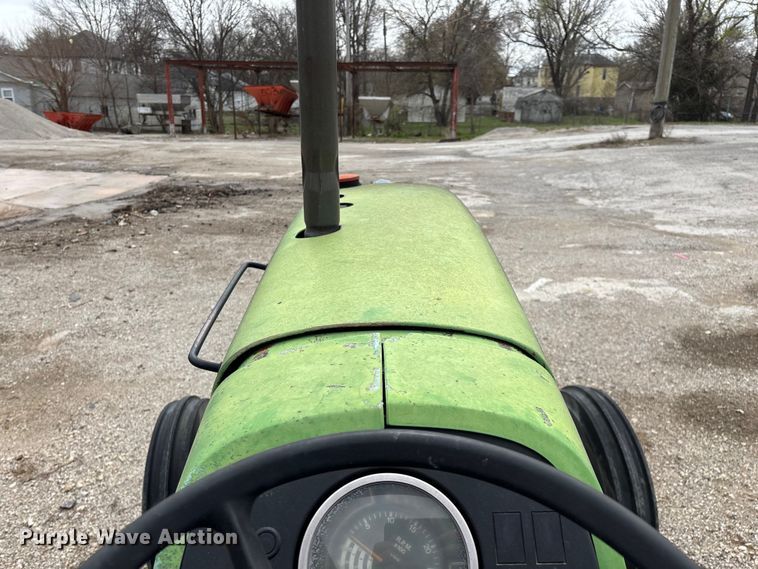 image for item EO4064 1989 John Deere 2355 tractor