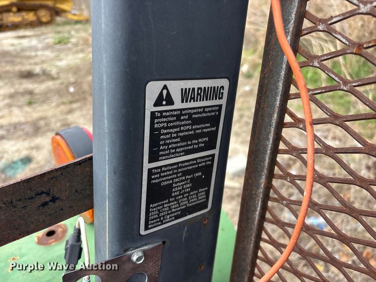 image for item EO4064 1989 John Deere 2355 tractor