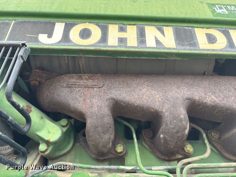 image for item EO4064 1989 John Deere 2355 tractor