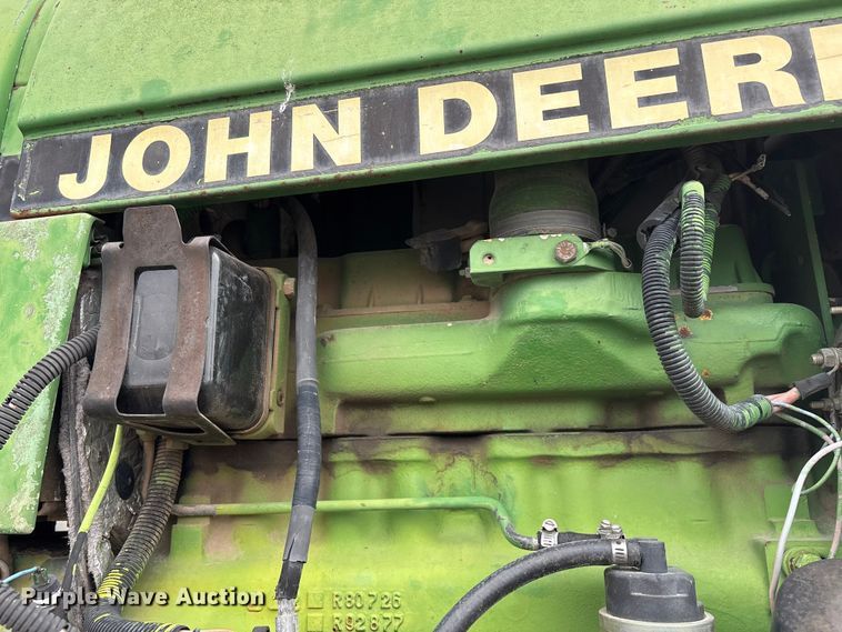 image for item EO4064 1989 John Deere 2355 tractor